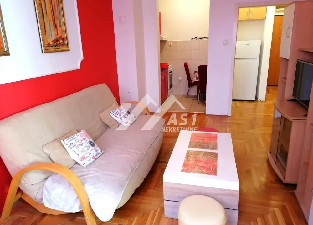 Izdavanje, jednosoban stan, 43m², Rotkvarija, Novi Sad Sve Podlokacije