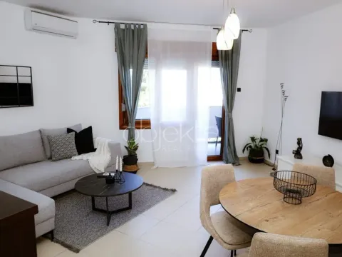 Izdavanje, stan, 68m², Tivat, Crna Gora - image 4