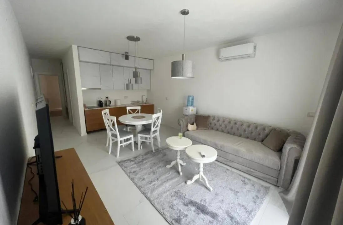 Izdavanje, jednosoban stan, 53m², Bečići, Budva