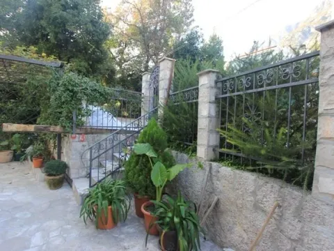Sale, house, 360m², Dobrota, Kotor - image 15