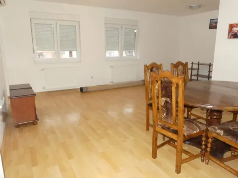 Prodaja, trosoban stan, 79m², Centar, Jagodina - image 12