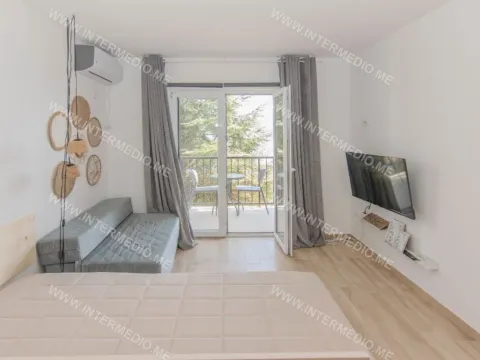 Sale, studio apartment, 26m², Njivice, Herceg Novi - image 2