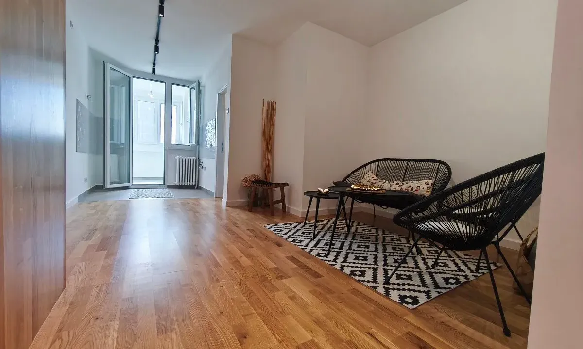 Prodaja, trosoban stan, 54m², Zemun Save Kovačevića, Zemun Sve Podlokacije