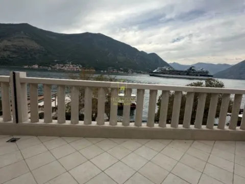 Rent, hospitality venue, 500m², Dobrota, Kotor - image 6