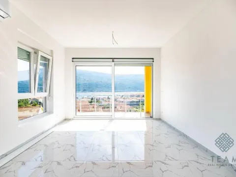 Prodaja, dvosoban stan, 70m², Đenovići, Herceg Novi - image 1