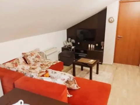 Izdavanje, jednosoban stan, 350m², City Kvart, Podgorica