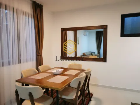 Izdavanje, kuća, 200m², Krimovica, Kotor - image 10