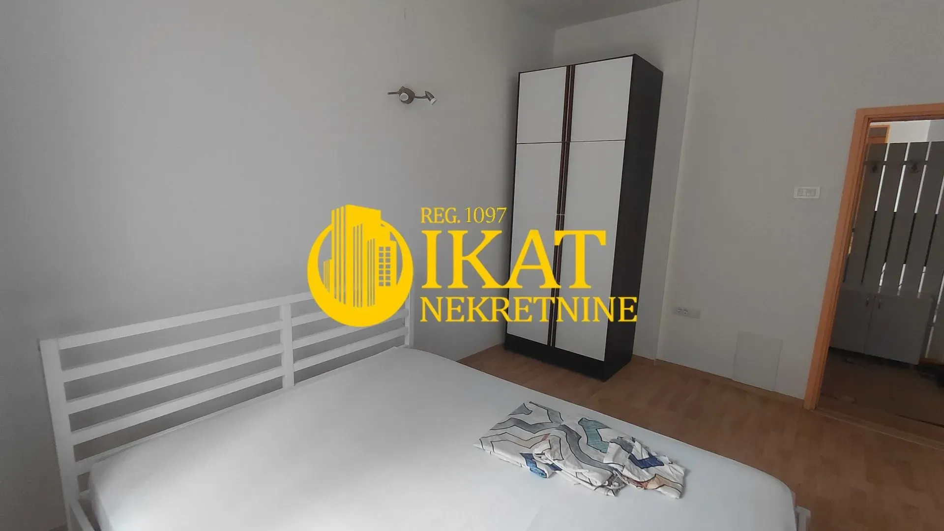 Izdavanje, četvorosoban stan, 80m², Južni Bulevar, Vračar Sve Podlokacije