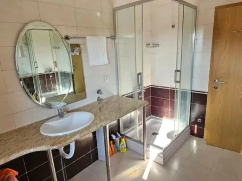 Izdavanje, dvosoban stan, 68m², Stari Aerodrom, Podgorica - image 5