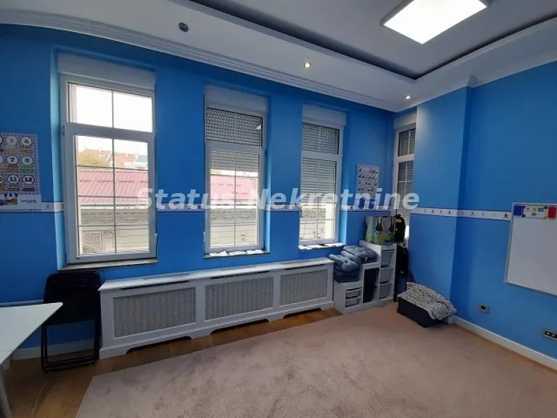 Prodaja, četvorosoban stan, 111m², Stari grad, Novi Sad