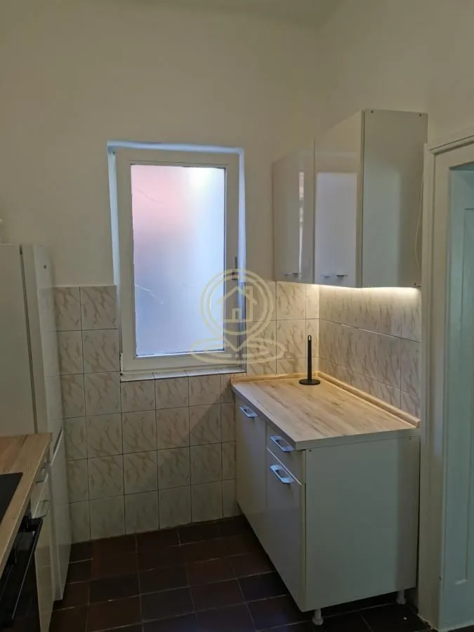 Rent, three bedroom apartment, 61m², Stari Grad, Beograd