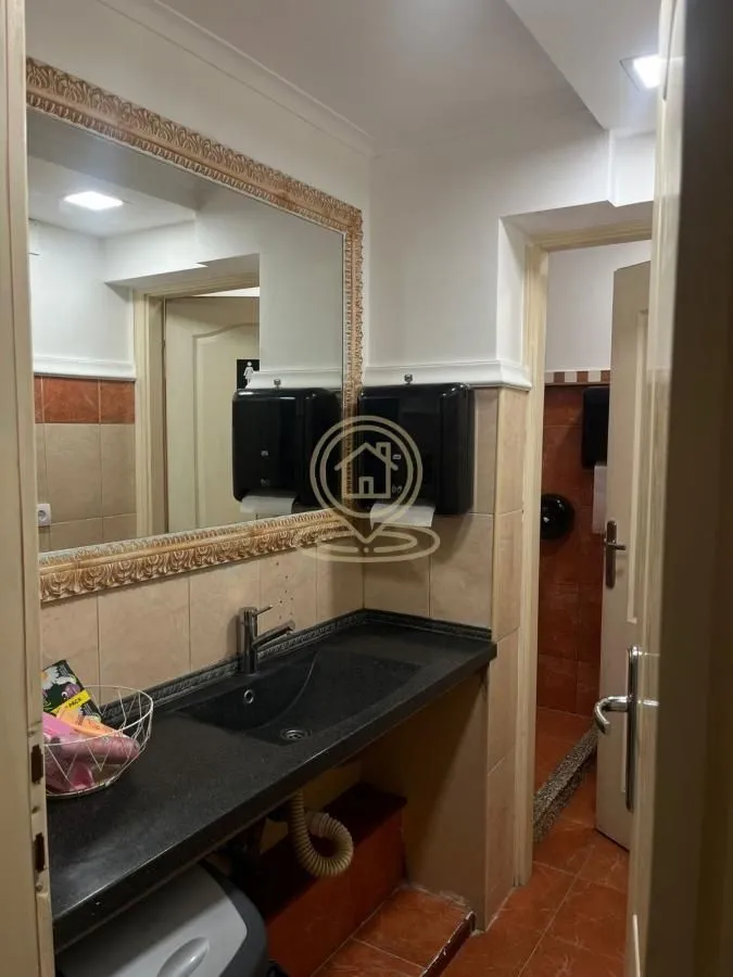 Rent, office space, 92m², Cvetni Trg, Vračar Sve Podlokacije