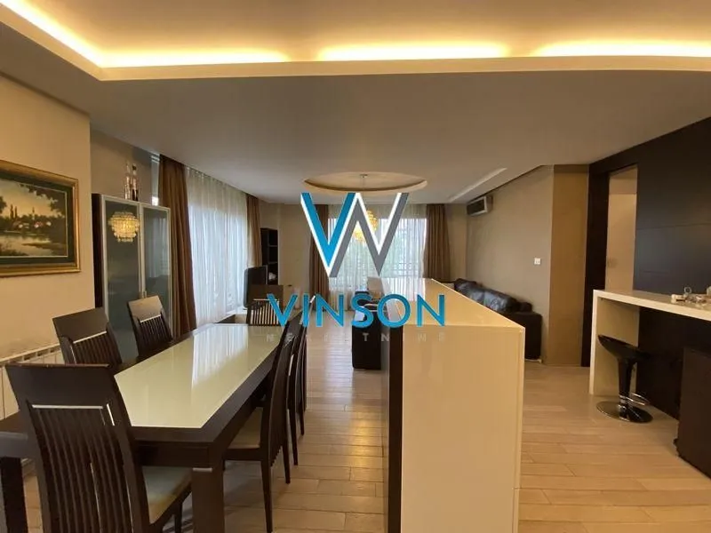 Prodaja, četvorosoban stan, 110m², Centar, Novi Sad