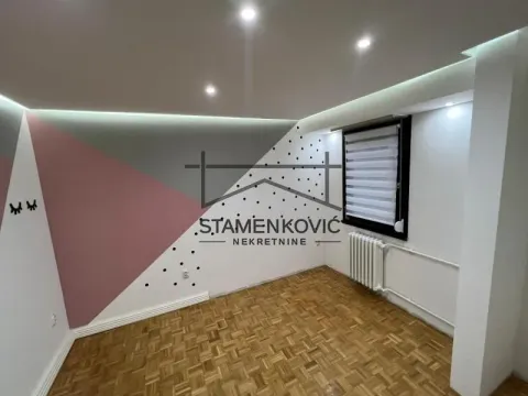 Izdavanje, četvorosoban stan, 87m², Sajam, Novi Sad Sve Podlokacije - image 9