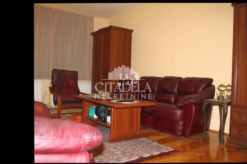Sale, four bedroom apartment, 104m², Gradska Bolnica, Zvezdara Sve Podlokacije