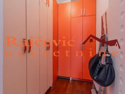 Sale, four bedroom apartment, 142m², Savski Venac, Beograd - image 16