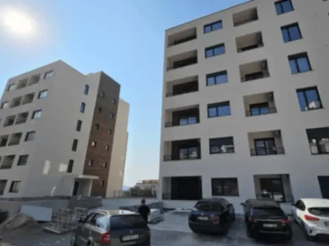 Sale, one bedroom apartment, 43m², Bečići, Budva - image 3