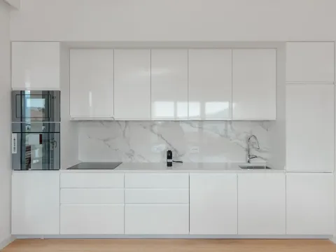 Izdavanje, četvorosoban stan, 273m², Marići, Tivat - image 13