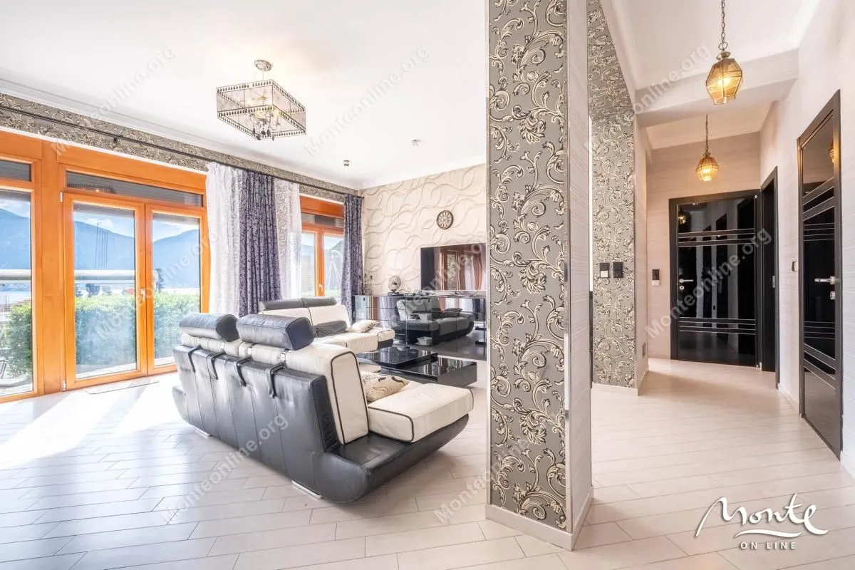 Sale, three bedroom apartment, 101m², Orahovac, Kotor