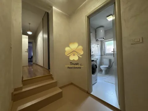 Izdavanje, kuća, 250m², Tološi, Podgorica - image 11