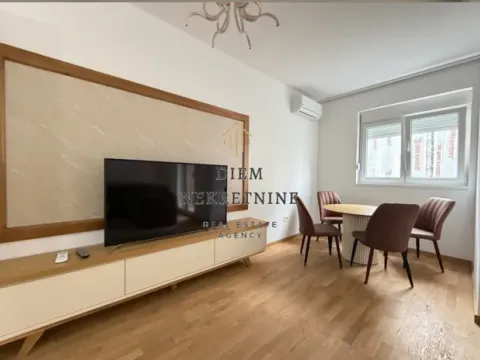 Rent, two bedroom apartment, 85m², Stari Aerodrom, Podgorica - image 3
