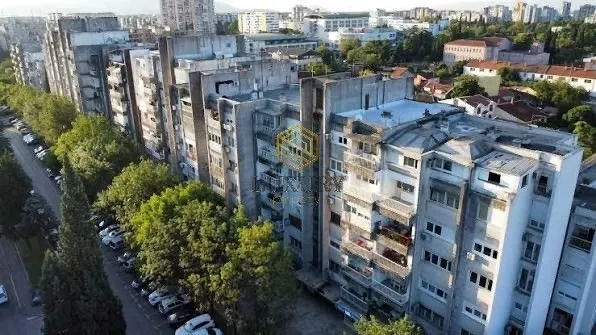 Izdavanje, poslovni prostor, 269m², Gintaš, Podgorica