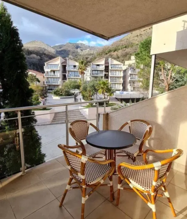 Sale, two bedroom apartment, 75m², Pržno, Budva