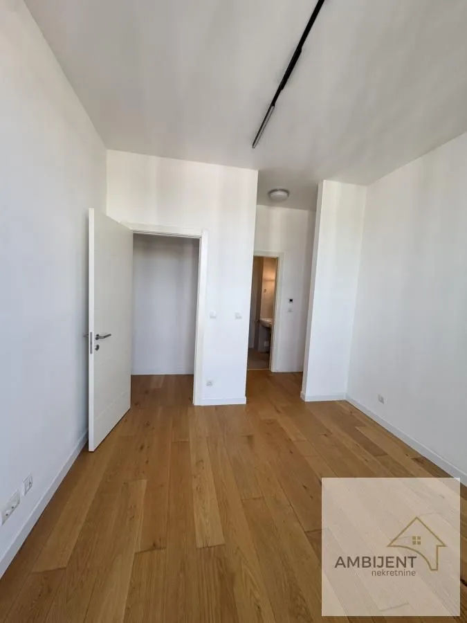 Prodaja, trosoban stan, 107m², Novi Beograd Blok 65, Novi Beograd Sve Podlokacije