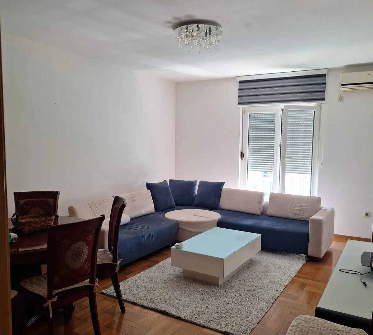 Izdavanje, dvosoban stan, 54m², Pobrežje, Podgorica
