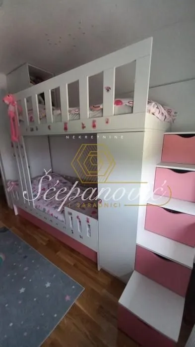 Prodaja, trosoban stan, 55m², Novo naselje, Novi Sad
