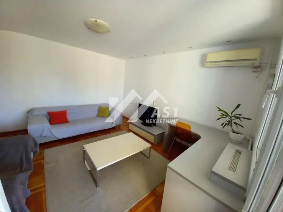 Izdavanje, trosoban stan, 77m², Liman 3, Novi Sad Sve Podlokacije