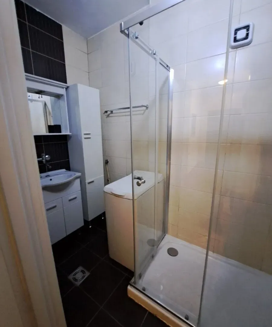 Rent, office space, 82m², Centar, Podgorica