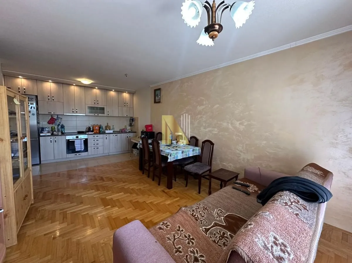 Izdavanje, dvosoban stan, 54m², Salajka, Novi Sad Sve Podlokacije