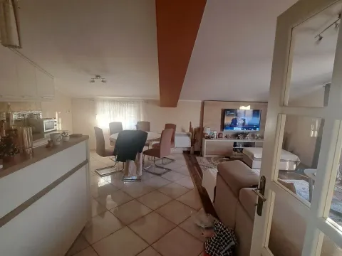 Rent, three bedroom apartment, 106m², Tripovići, Tivat - image 5