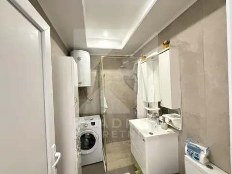 Izdavanje, dvosoban stan, 77m², Tuški Put, Podgorica - image 11