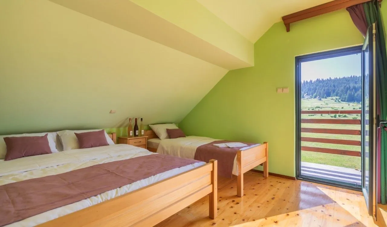 Prodaja, kuća, 300m², Motički gaj, Žabljak
