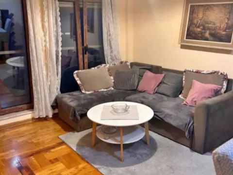 Izdavanje, dvosoban stan, 54m2, Dalmatinska ulica, Podgorica Izdavanje, dvosoban stan, 54m2, Dalmatinska ulica, Podgorica