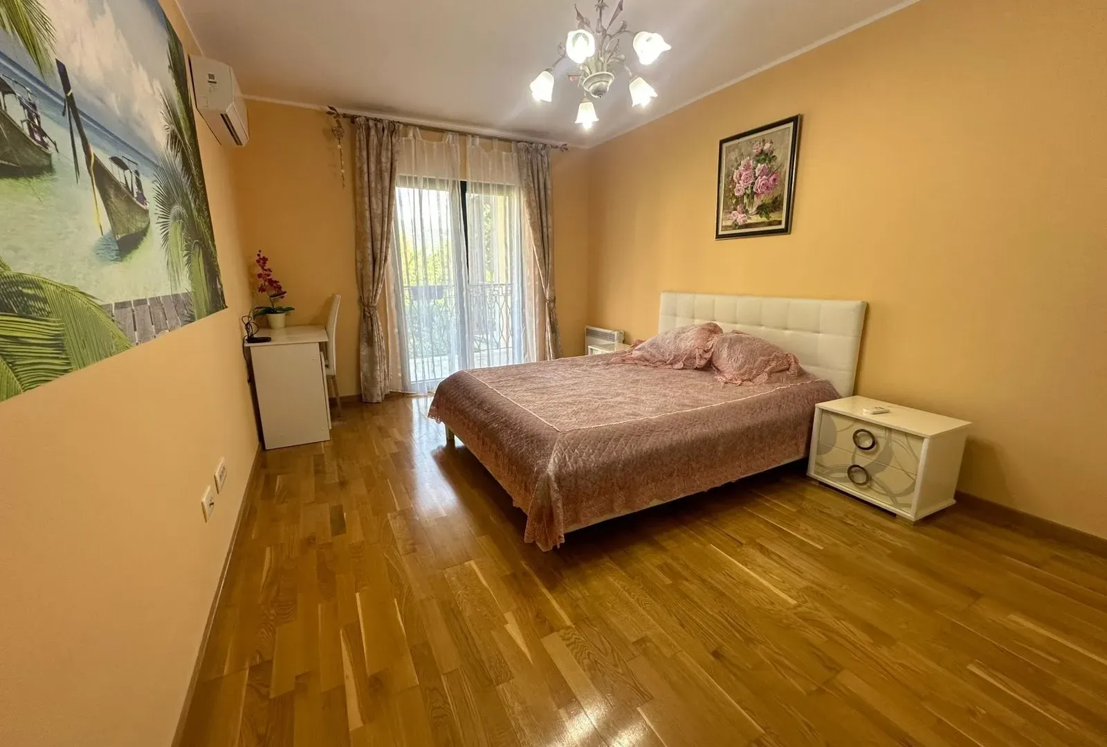 Izdavanje, kuća, 180m², Lastva Grbaljska, Kotor