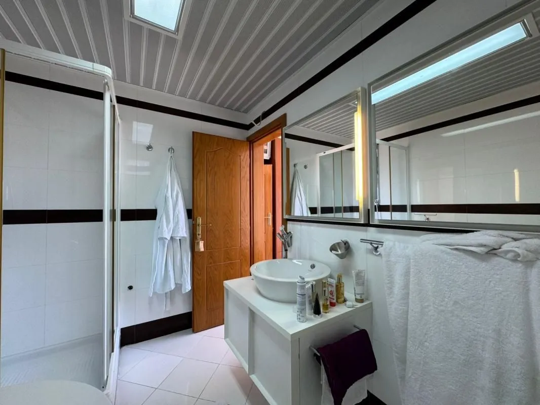 Prodaja, stan, 228m², Bečići, Budva