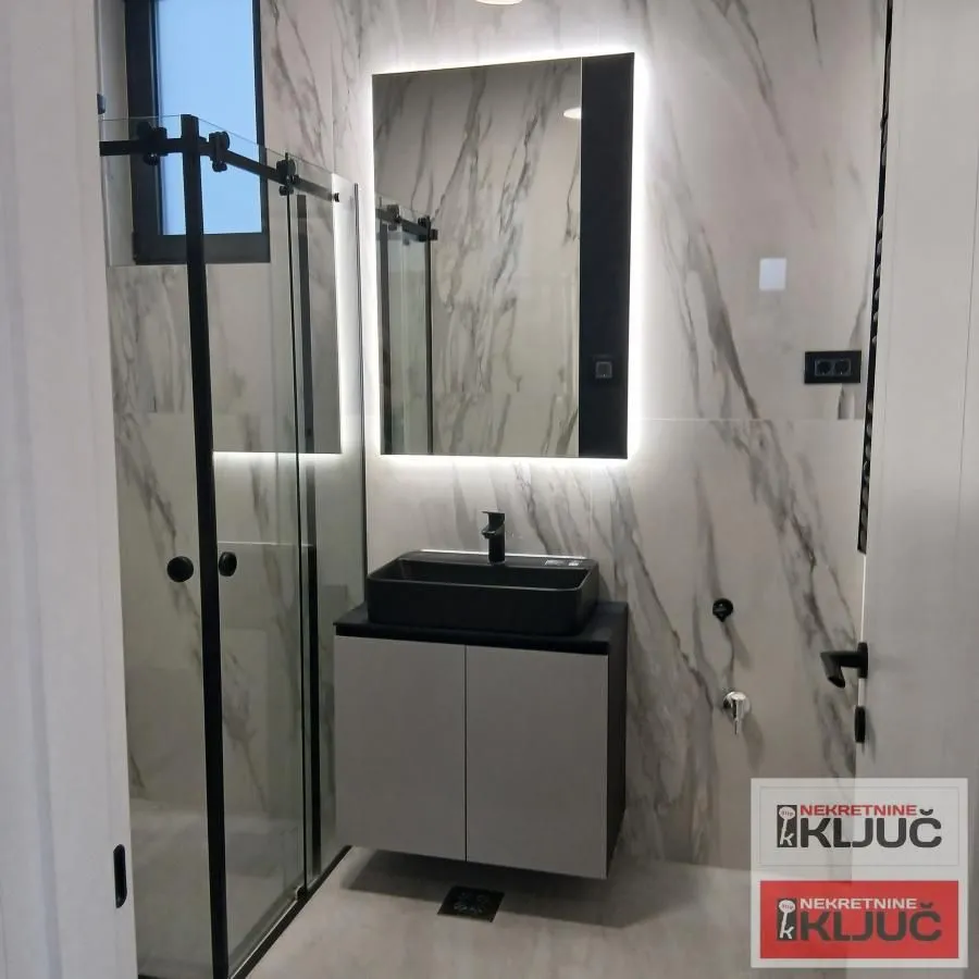 Prodaja, četvorosoban stan, 98m², Grbavica, Novi Sad Sve Podlokacije