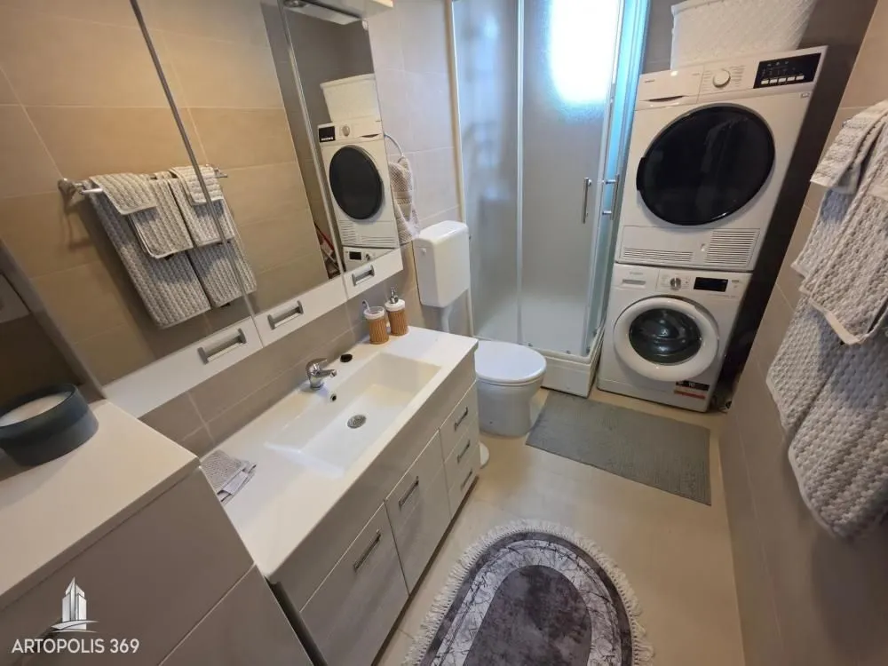Prodaja, trosoban stan, 56m², Zemun Sve Podlokacije, Beograd