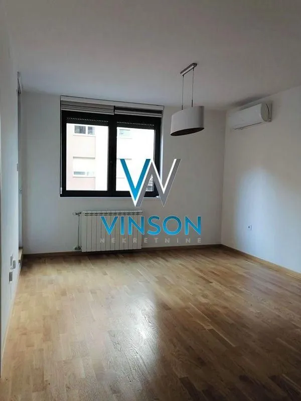 Izdavanje, jednosoban stan, 36m², Socijalno, Novi Sad Sve Podlokacije