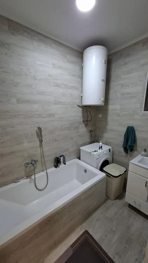 Prodaja, dvosoban stan, 70m², Kej, Novi Sad Sve Podlokacije