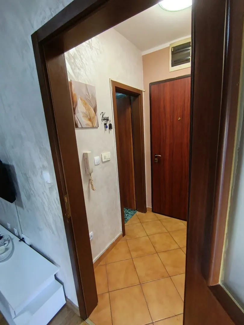 Rent, studio apartment, 30m², Stari Aerodrom, Podgorica