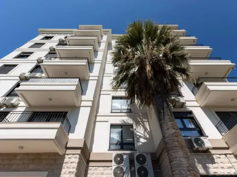 Prodaja, jednosoban stan, 31m², Centar, Bar - image 5