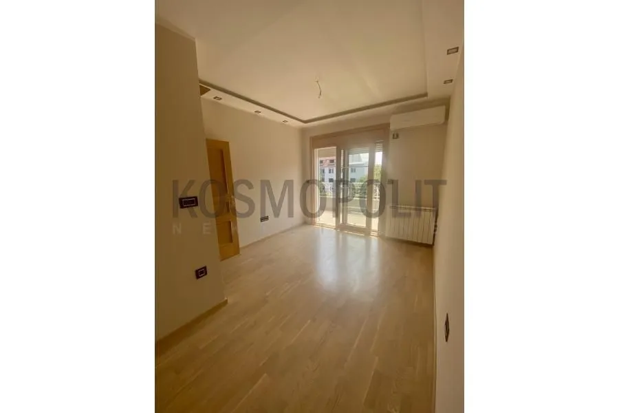 Prodaja, četvorosoban stan, 145m², Centar, Pančevo