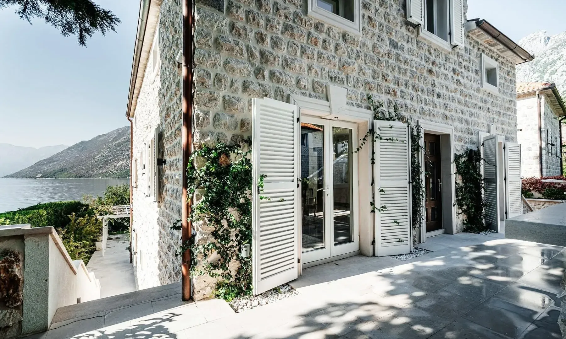 Rent, house, 491m², Ljuta, Kotor