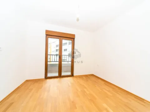 Prodaja, jednosoban stan, 38m², Stari Aerodrom, Podgorica - image 3