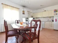 Prodaja, kuća, 500m², Tološi, Podgorica - image 23