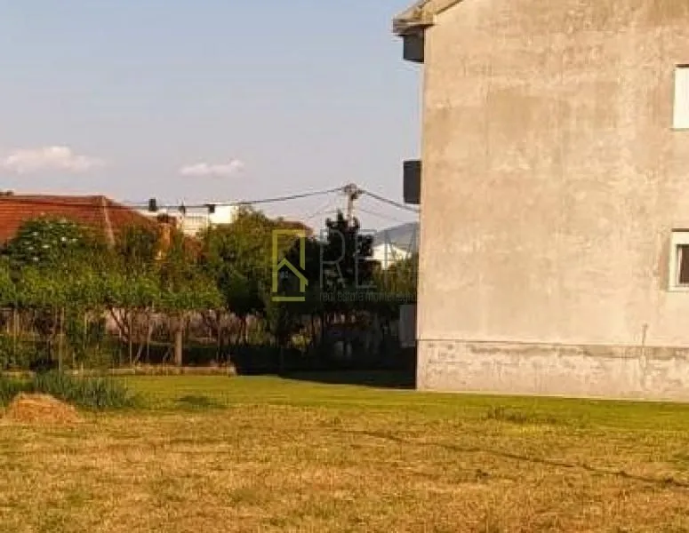 Prodaja, plac, 870m², Tološi, Podgorica